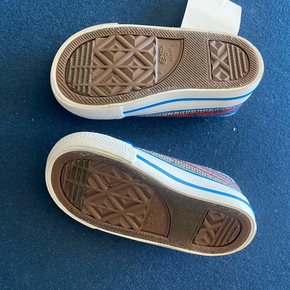 CUTEST little striped converse with leather accents! Unisex! Sturdy and adorable